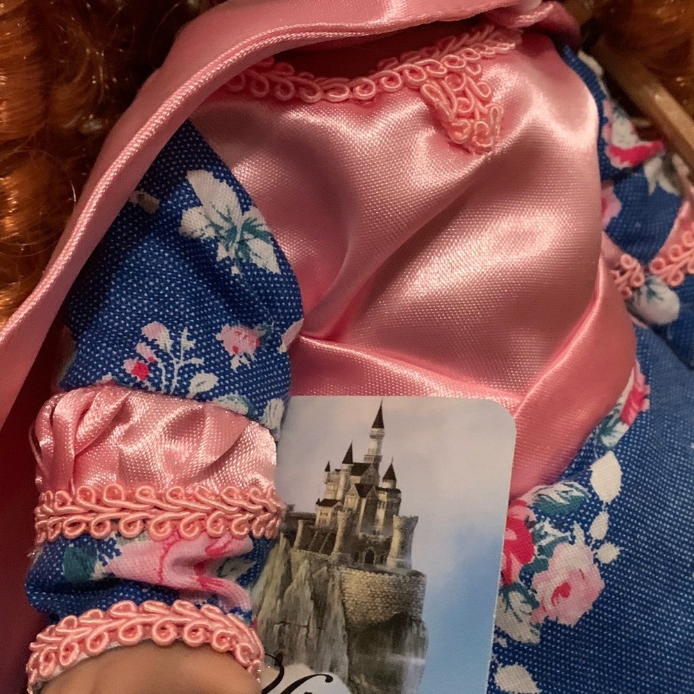 Merida Precious Moments Doll Limited Release Once Upon A Time 2018 Dress and Bow - Picture 5 of 10